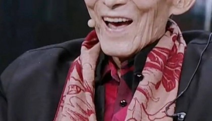 91岁“济公”游本昌最新露面：年初差不多“死”了一次，结果活过来了