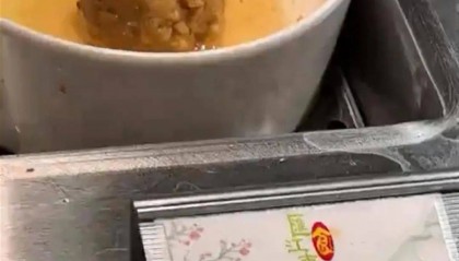 旅客吐槽无锡机场一颗狮子头卖38元太贵 店方：这是一份3颗的售价