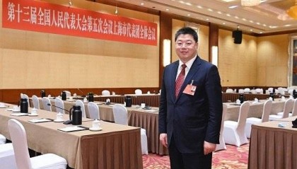 全国人大代表汤亮：建议严禁电动车骑行人行道