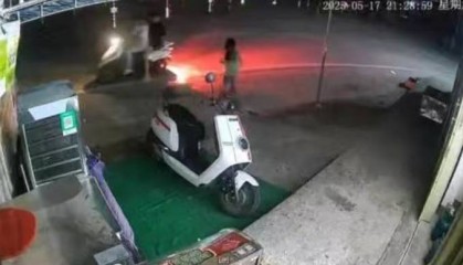 海南警方通报“两名飞车党追幼儿园小女孩”：系女孩亲属同学，已调解