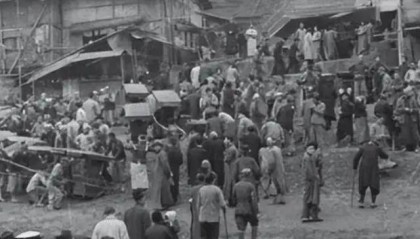 1940年地主婆：免费拍照遭拒，两头牛背后藏何种玄机？