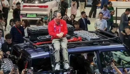 开始互抖黑料，刘强东外卖战要重塑劳动力成本与骑手尊严？