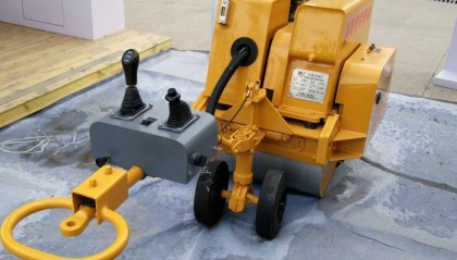 狭窄场地压实专家|LTC08H压路机,市政施工新选择!