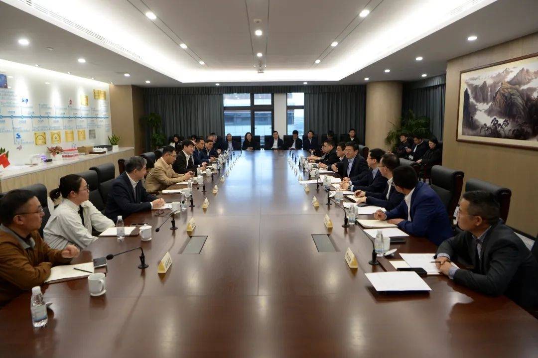 静安区委书记于勇专题调研区块链企业并主持召开座谈会