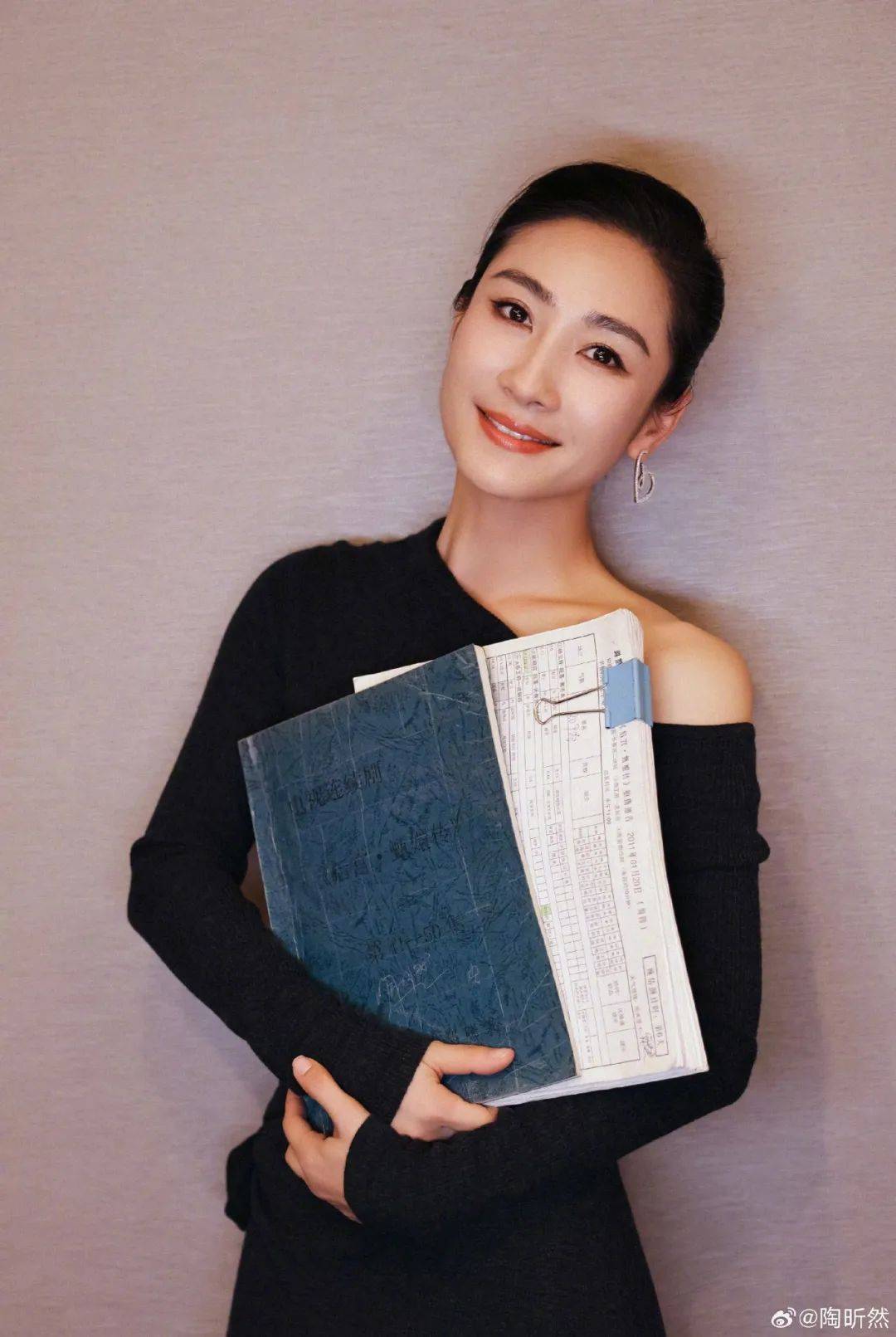 热搜第一！知名女星官宣离婚