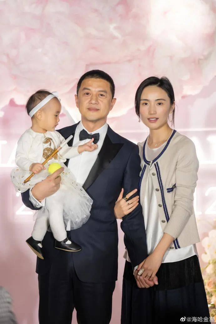 李亚鹏小19岁妻子称搬家至普通小区，缩减开支：看房到搬家都是我，房子大小不重要