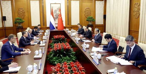 荷兰外交大臣在华表态：不会与台湾方面发生任何官方关系