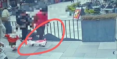 两岁女童拉扭扭车绊倒男子致九级伤残