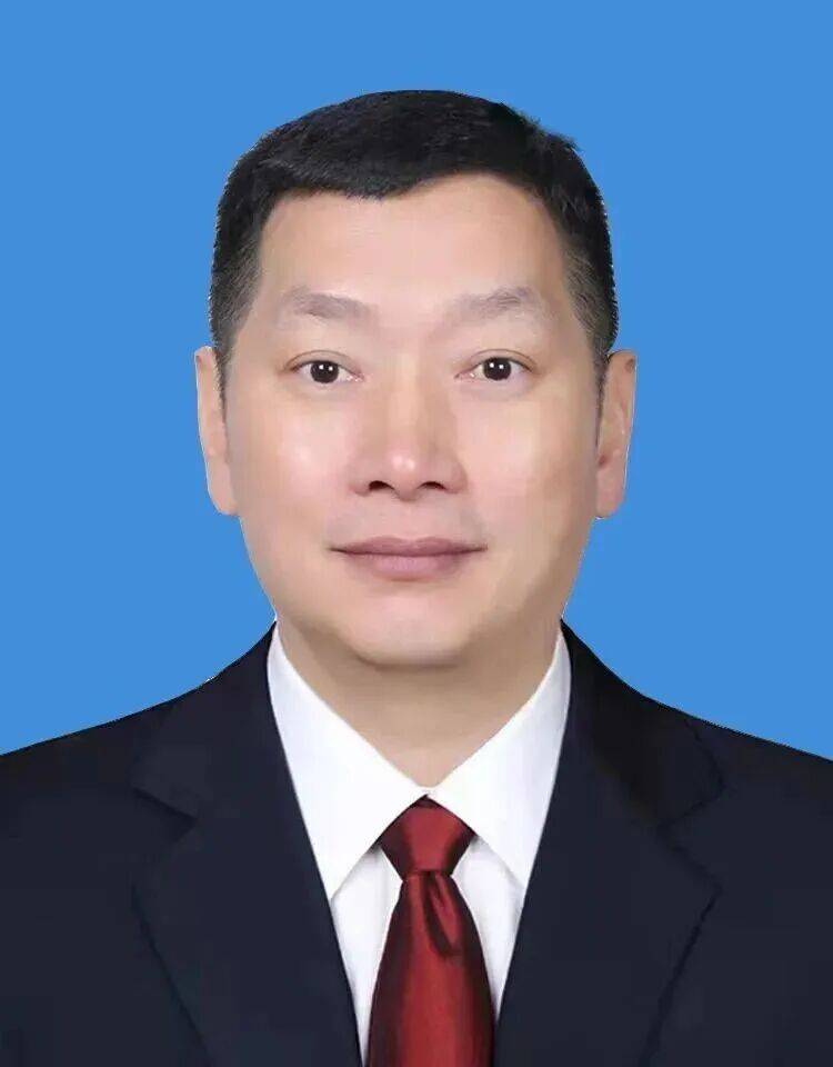 张伟履新十堰，曾在宜昌多地任职