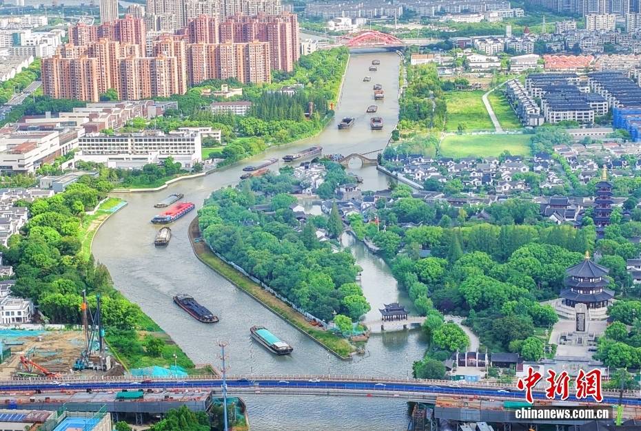 江苏苏州：京杭大运河水位回落 再现输运繁忙景象